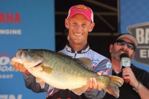 Brandon Cobb rockets into the lead after boating a five bass limit for 37