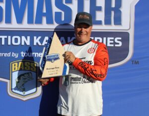 Jim Davis wins kayak tournament on the Mississippi