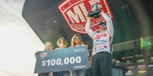 john cox wins MLF tackle warehouse smith lake